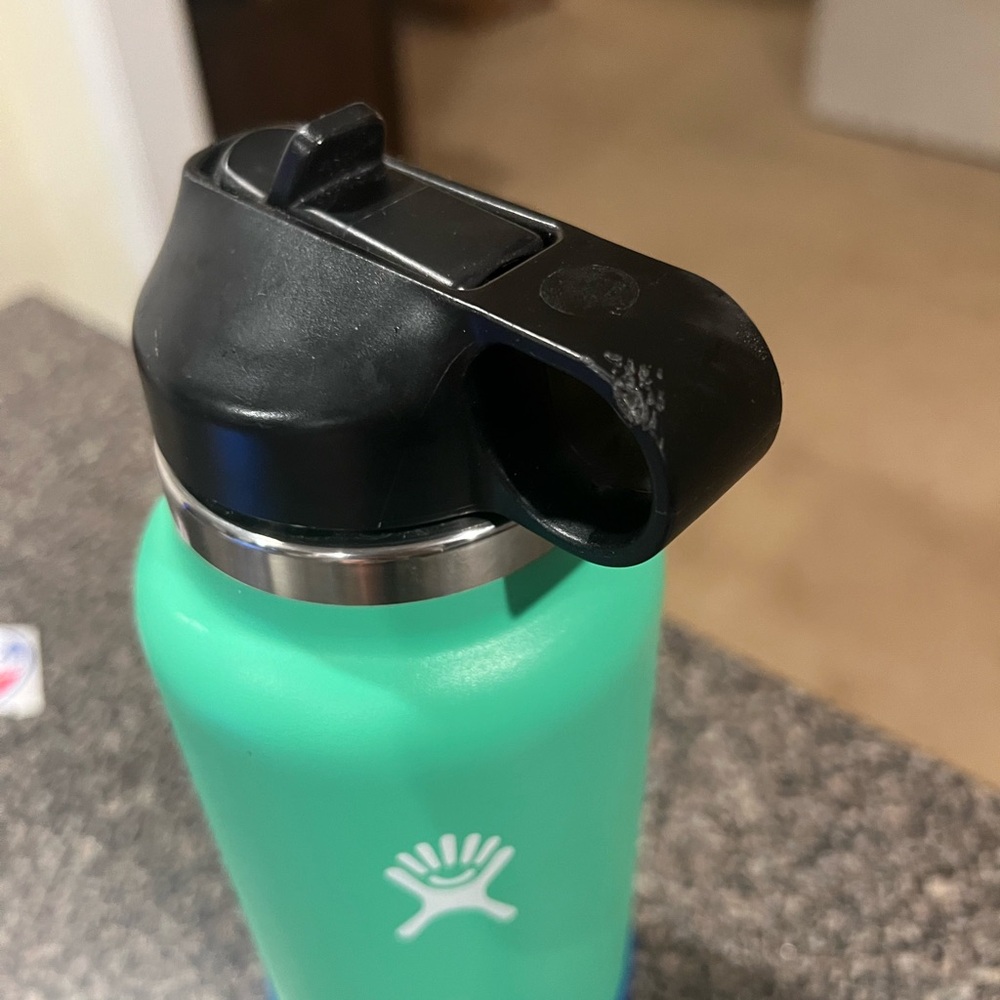 Hydroflask - Picture 2 of 3